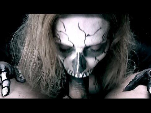 ❤️ Demoon meisie suig haan met haar swart mond en sluk cum. ❤️❌ Anale video op af.mumsp.ru ❌❤